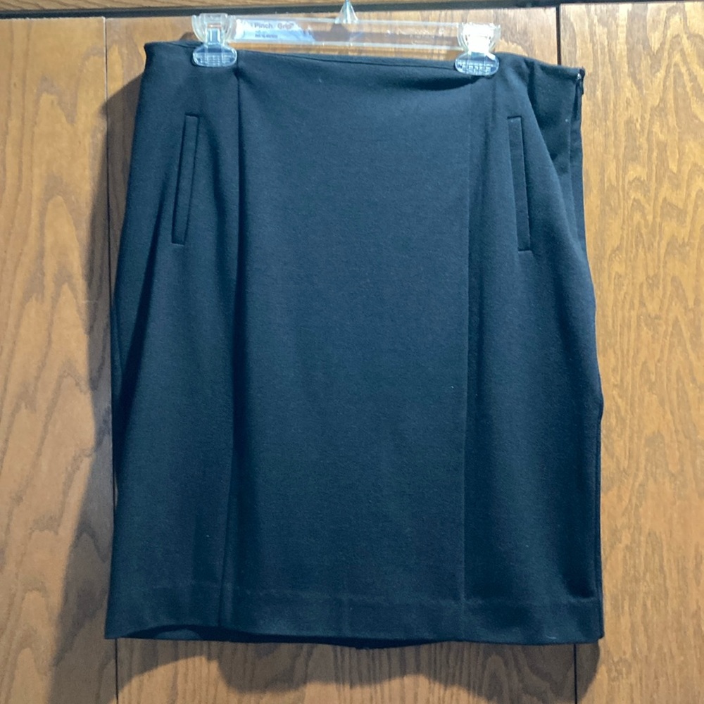 Chico’s Black Pencil skirt. Size 1 ( size 8-10 )